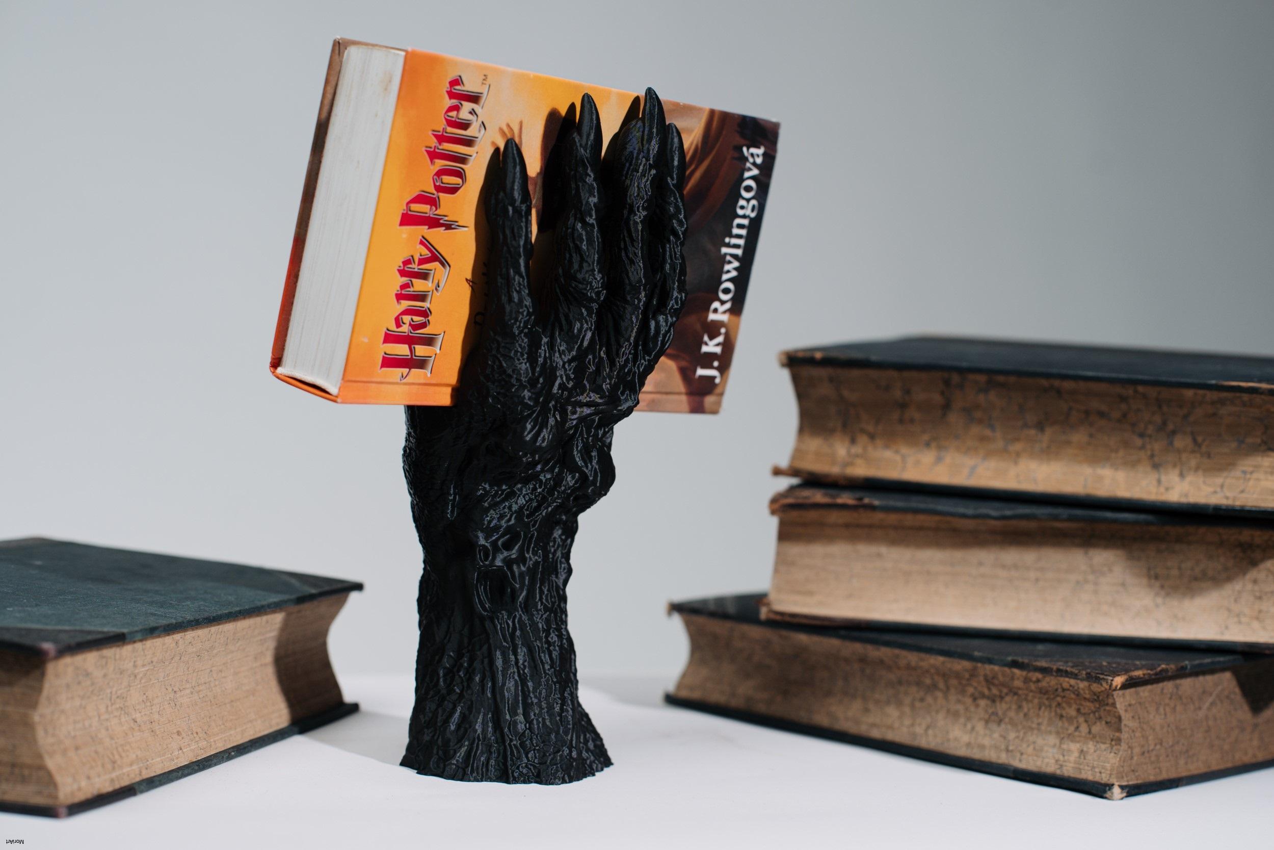 Ruka z temnot